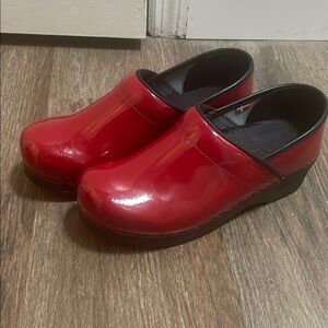 Sanita Red Mules Glossy Comfort Clogs